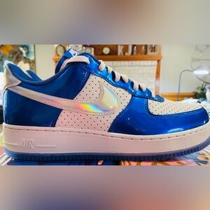 Nike Air Force 1'07 LV8 'Light
Photo Blue Photon Dust
Iridescent' 
12M